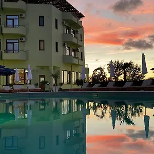  Hotel Paradise Laguna Vain